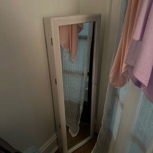 Mirrored jewelry box